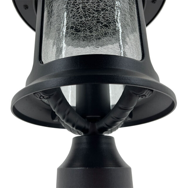 アンティークデザインのガーデンライト。おしゃれな外灯でポール型の照明器具