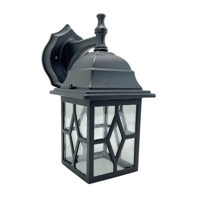 アンティークな雰囲気が漂うシンプルな海外の屋外用ブラケット照明