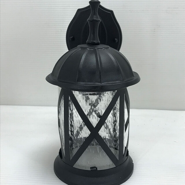 クラシックデザインの黒い玄関灯ブラケット