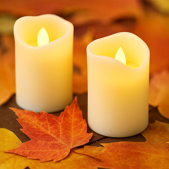 ろうそくのように揺らめく光がおしゃれな充電式LEDキャンドルライトのインテリア設置例イメージ