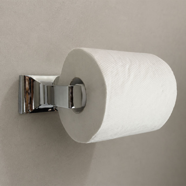 クラシカルなサテンニッケル仕上げのトイレットペーパーホルダー設置イメージ｜Millbridgeサニタリー用品