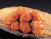 紀州小梅干　木箱750g　【木箱２段重ねご希望の場合、同じｇ数をご注文の上、備考欄等に2段重ね希望とご指示ください】