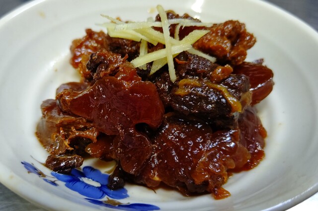 すじ醤油煮盛り付け