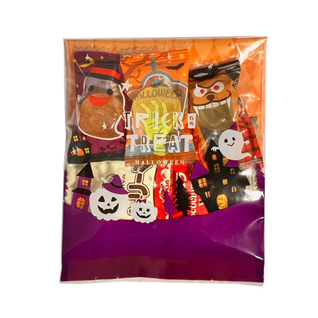 ハロウィンお菓子ばらまき