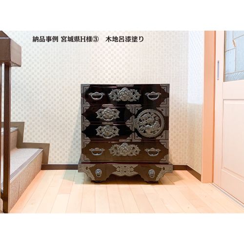 仙台箪笥 中型車箪笥 唐獅子牡丹 KRD-18D 赤木肌木地呂漆塗り 彫金手打