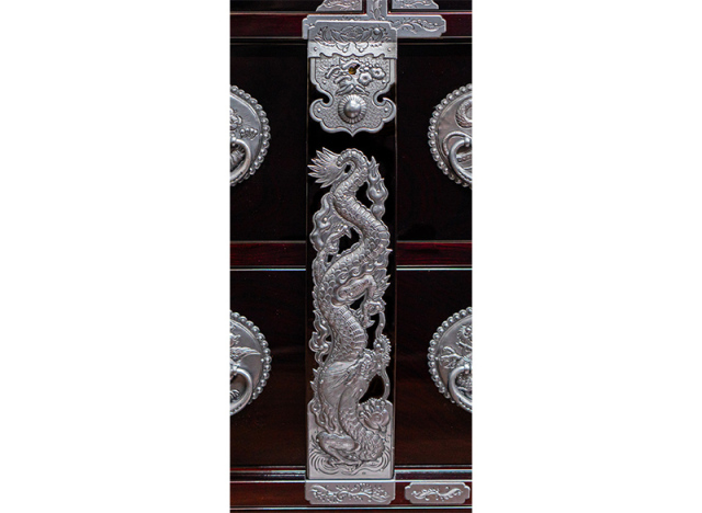 仙台箪笥 四.五尺部屋箪笥 KD-3008D 木地呂漆塗り 彫金手打金具（竜・四神・鳳凰・唐獅子）