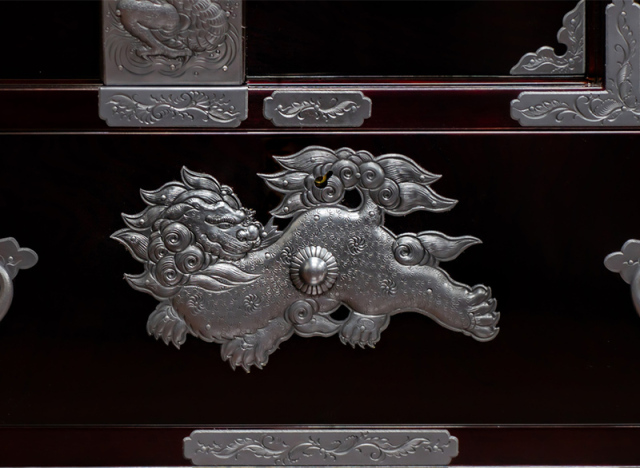 仙台箪笥 四.五尺部屋箪笥 KD-3008D 木地呂漆塗り 彫金手打