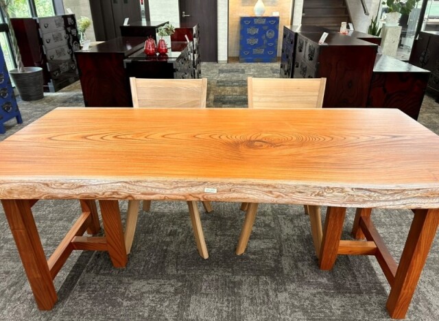 けやき木　一枚棚　　長さ2100 欅一枚板 けやき ケヤキ 板 木材 無垢材 幅240×厚み30×長さ