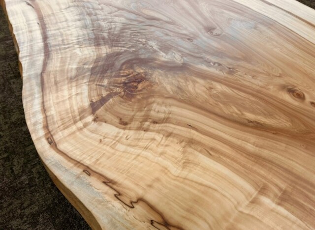 241巾栃一枚板 兼用脚付 52511