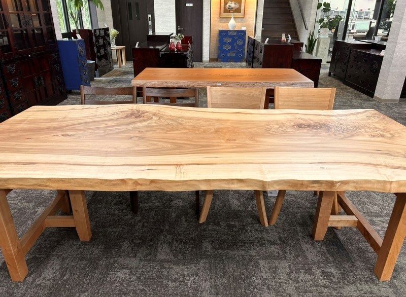 241巾栃一枚板 兼用脚付 52511