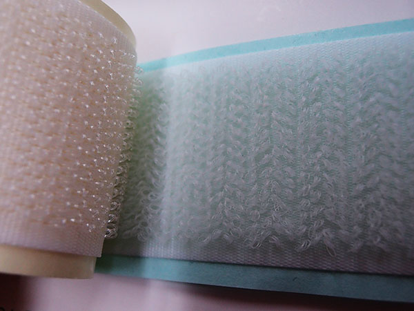 ニューエコマジック強力粘着付タイプ　A8693Y-71 PN×B2790Y-00 PN　（20mm×25m）　フック・ループ　1セット　白色