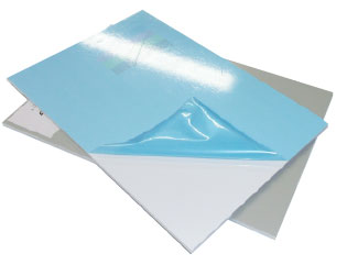 【メーカー欠品中(次回の入荷予定未定)】アルミ複合板　片面白艶有/片面サービスコート(3mm×1000mm×3000mm)　3枚入り