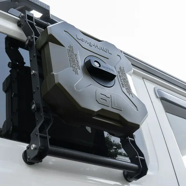 ウォータータンク9L 中古ステー&鍵付きラングラーキャンプなどに