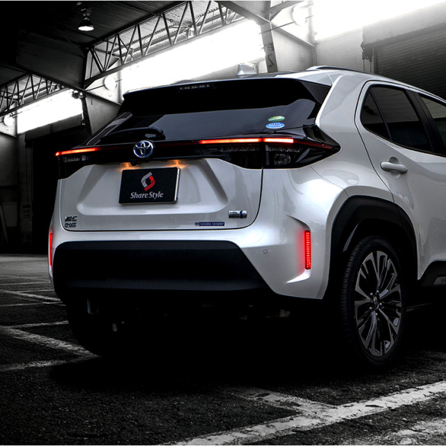 ヤリスクロス 専用リフレクター 前期 後期