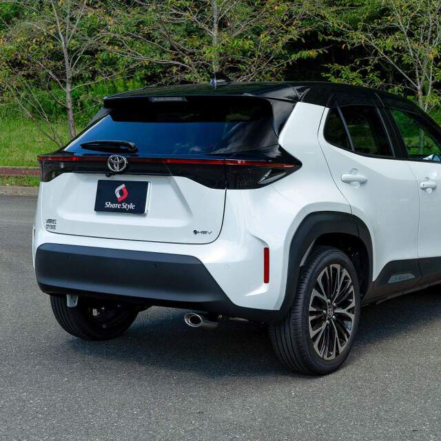 ヤリスクロス 前期 後期 2WD マフラーカッター オーバル シルバー