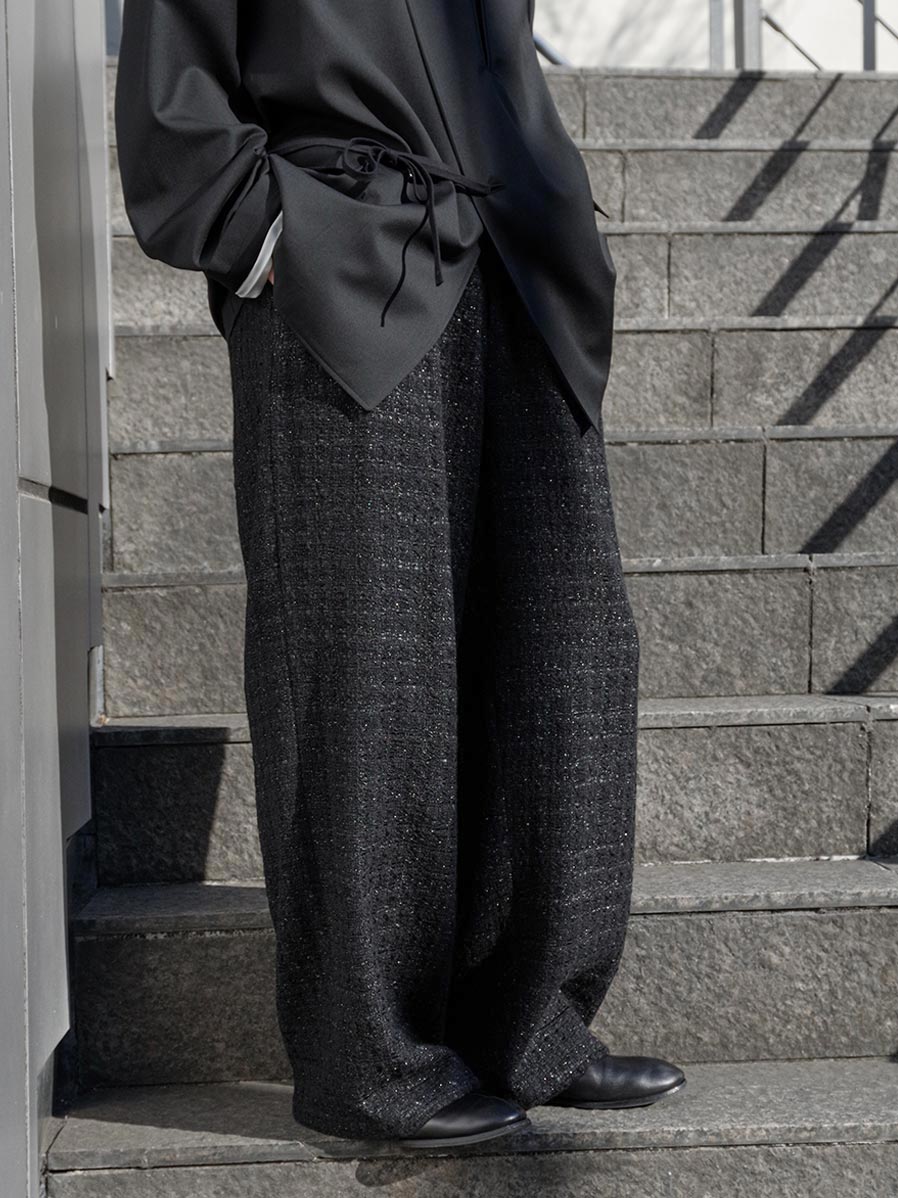 JUHA "2TUCK WIDE SUMMER TWEED PANTS" - BLACK