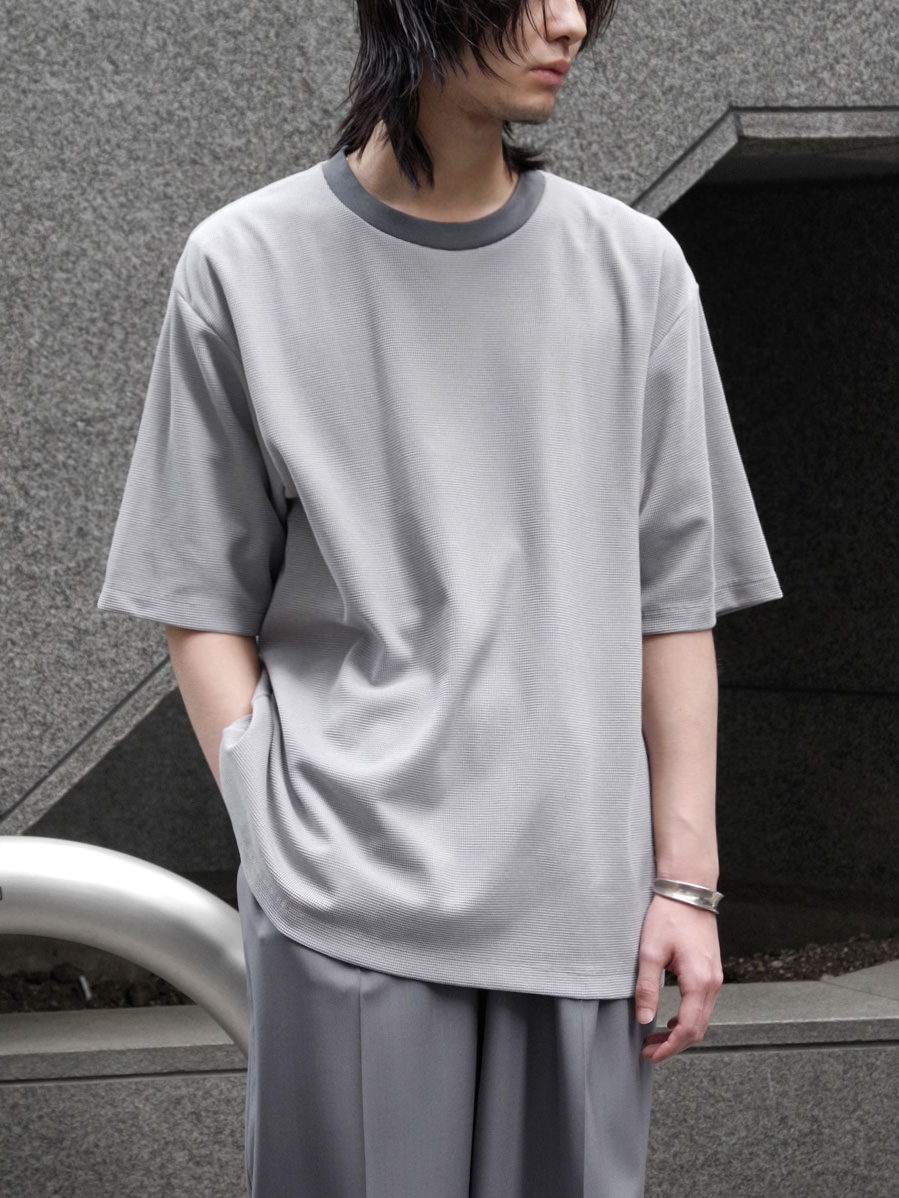 CUINIIE "LAYERED BACK NECK KNIT T-SHIRT"