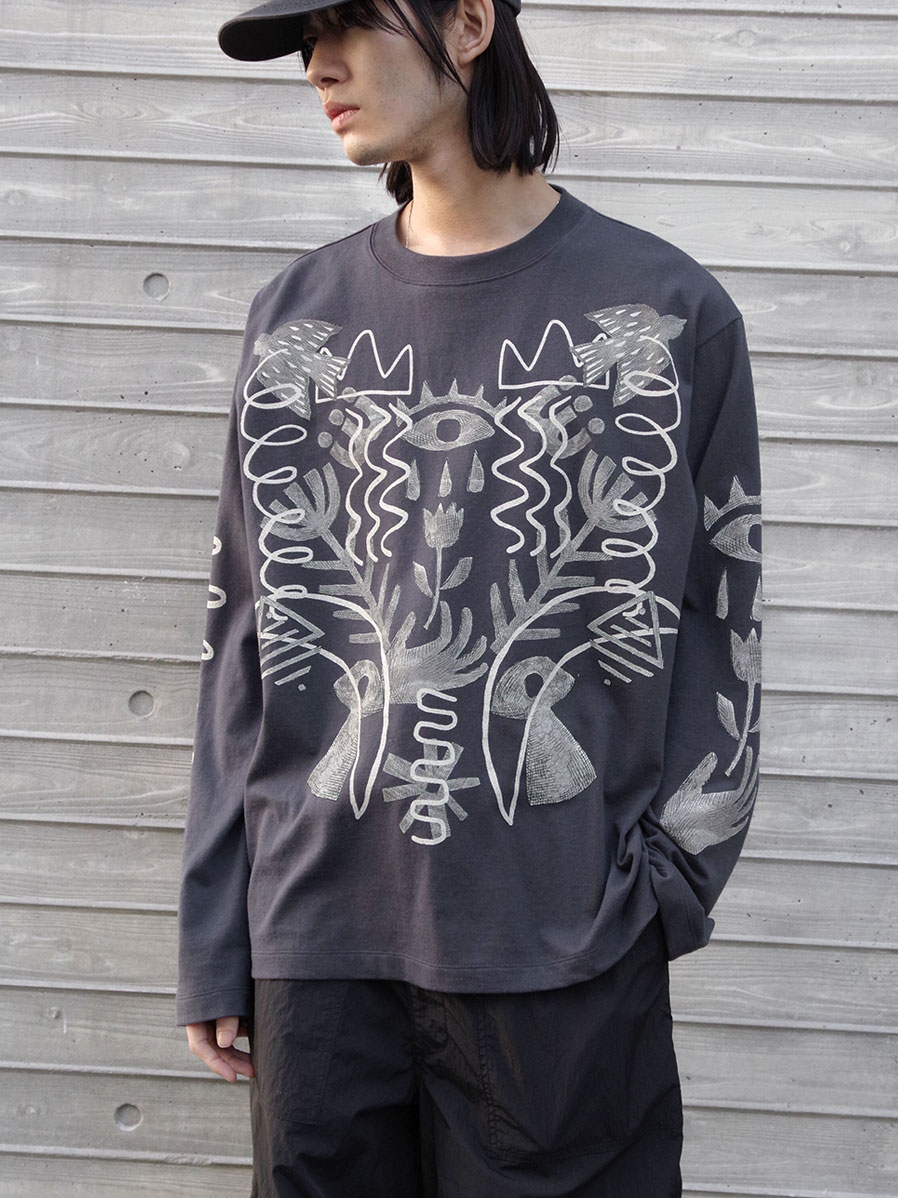 EMAM "MOTIF PRINT LONG SLEEVE TEE" - DARK GRAY