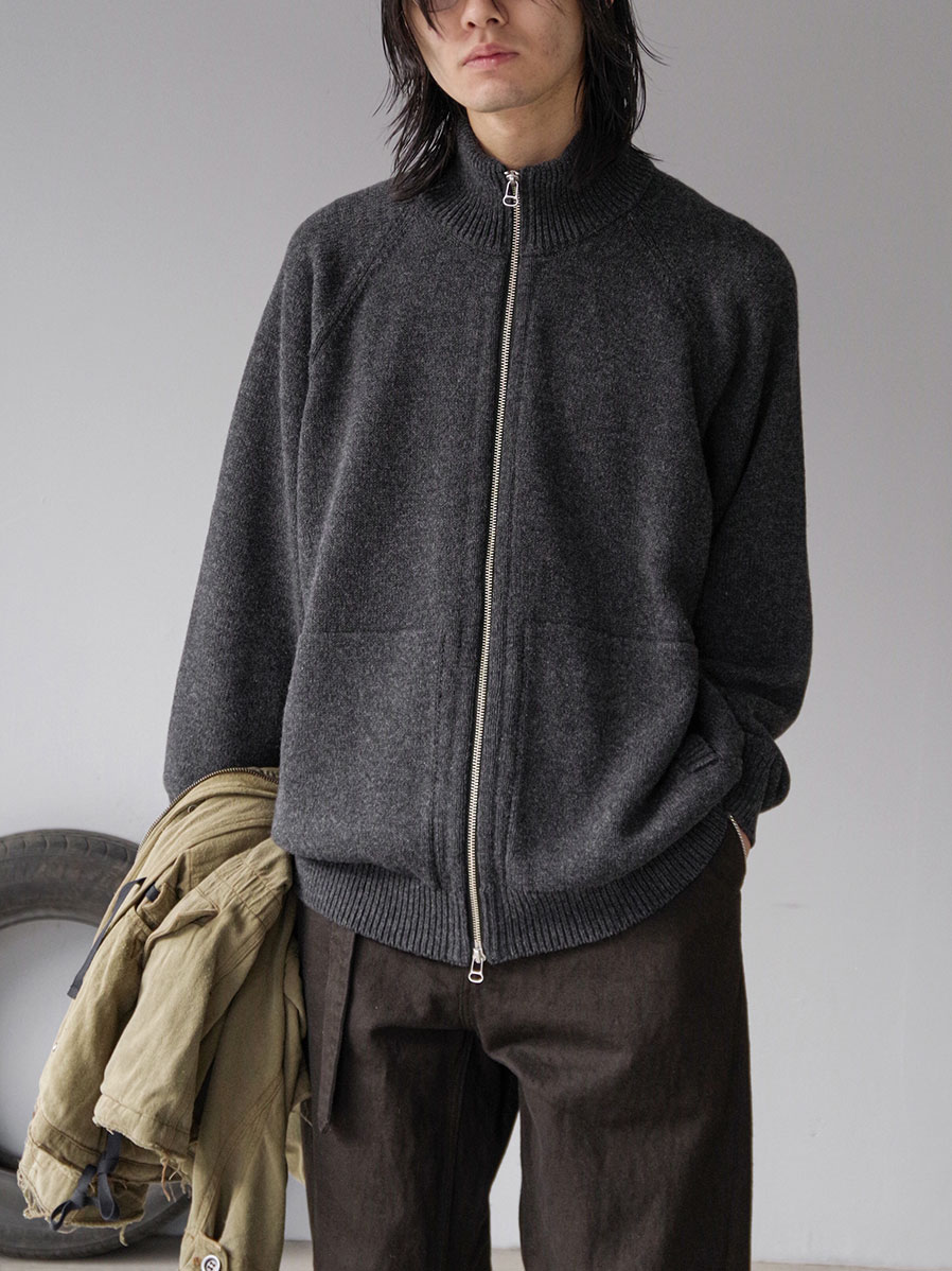 YOKO SAKAMOTO "DRIVERS KNIT" - CHARCOAL GRAY