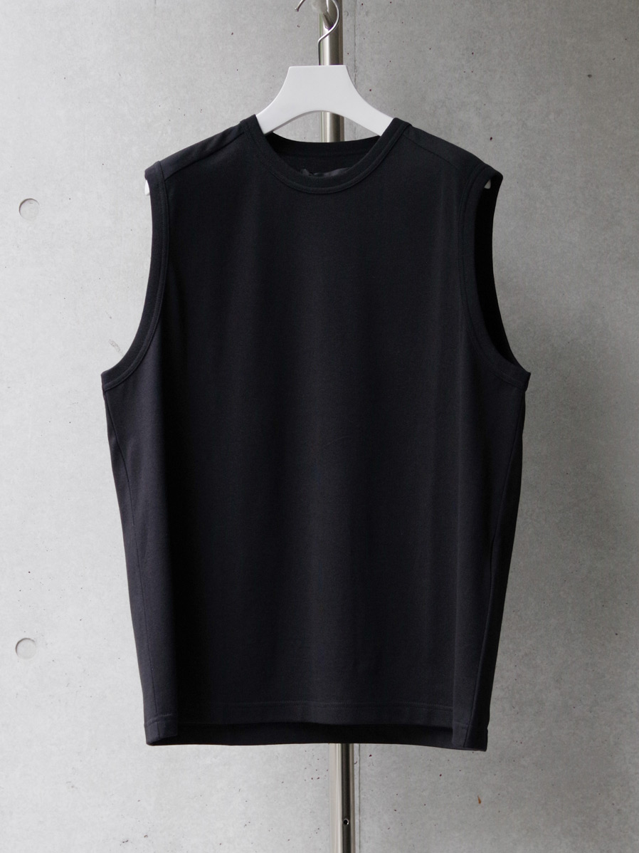 JUHA "BASIC NO-SLEEVE" - BLACK