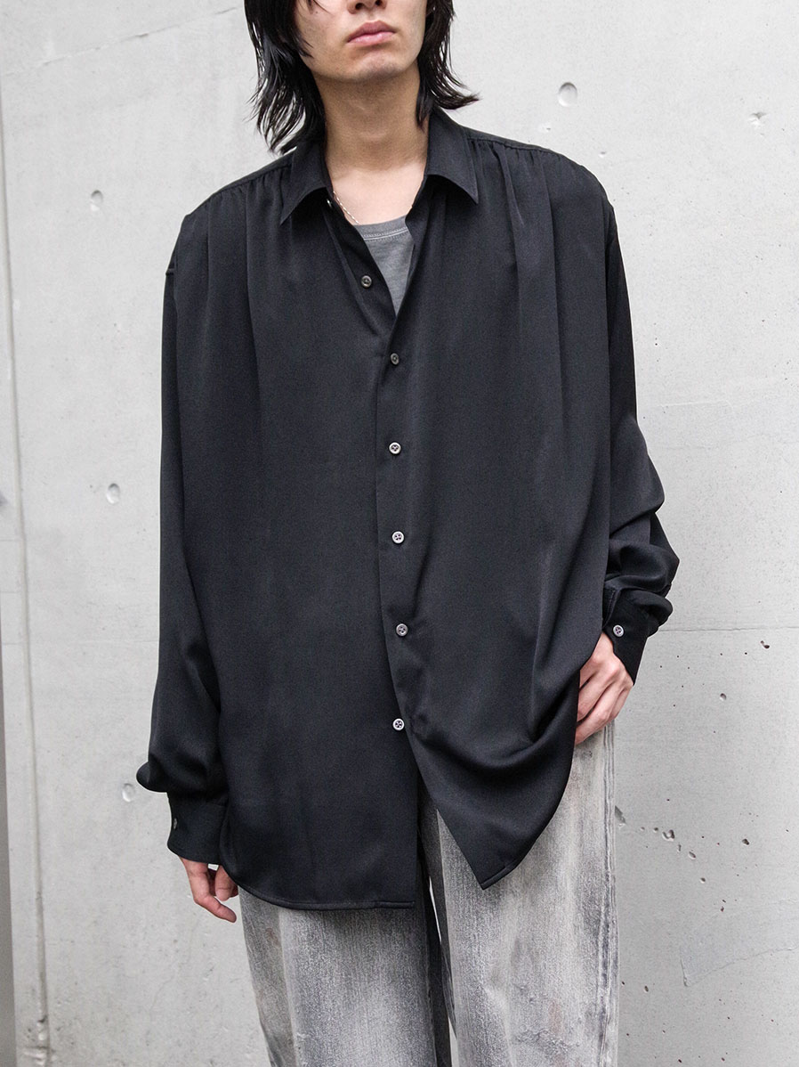 JUHA "HUSH GATHER L/S SHIRT" - BLACK