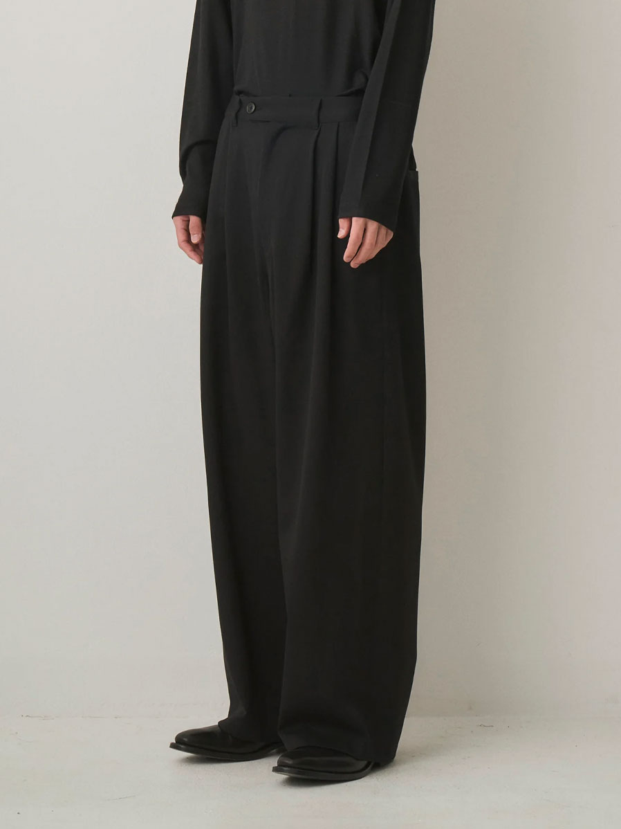 たうえくん 様JUHA 24AW 2TUCK WIDE EASY PANTS. JUHA - 2TUCK