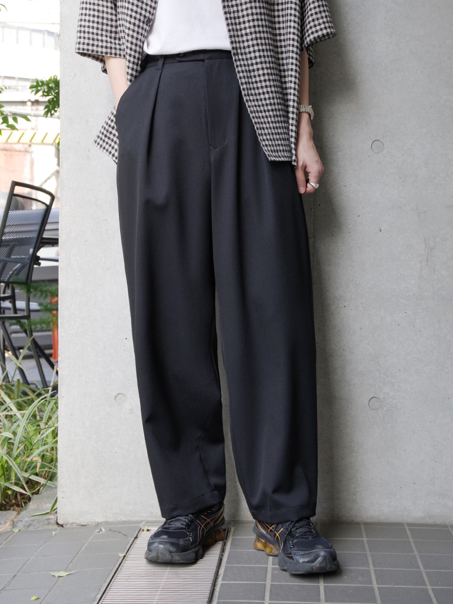 JUHA "BALLOON DRAPE PANTS" - BLACK