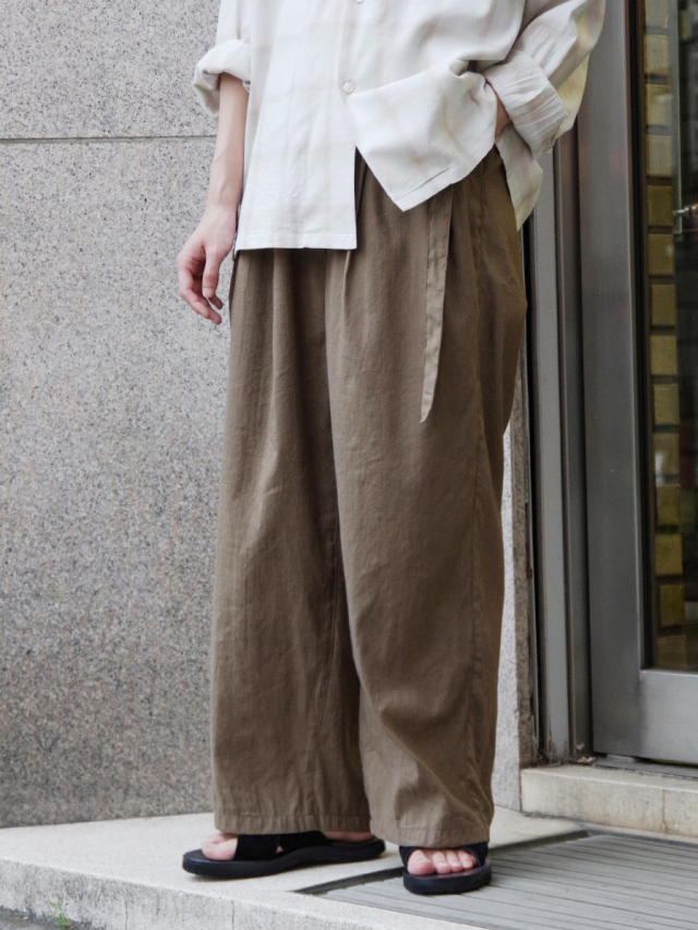 ANCELLM "LINEN POPLIN  BELT-LESS SLACKS" - BROWN