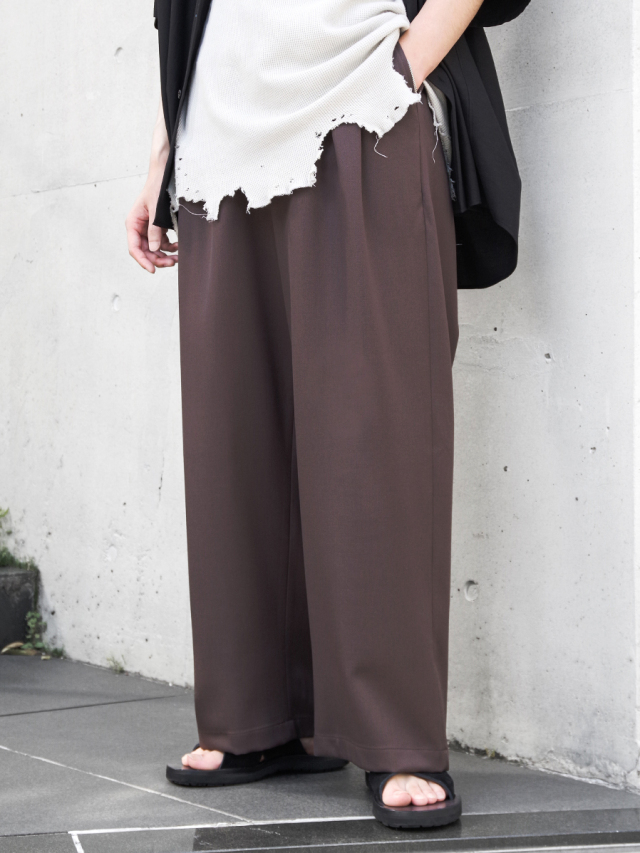 JUHA "2TUCK WIDE EASY PANTS" - BROWN