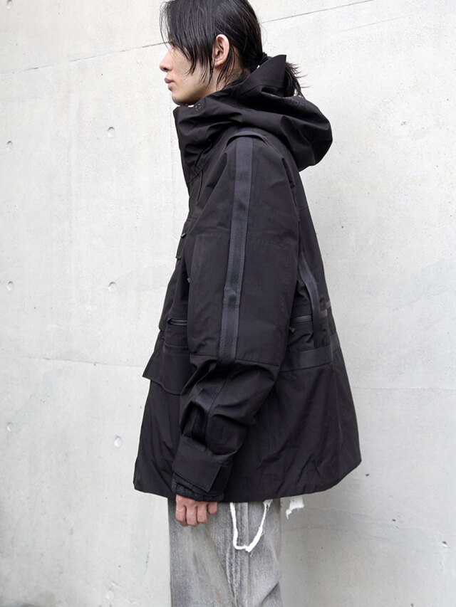 D-VEC × ALMOSTBLACK 