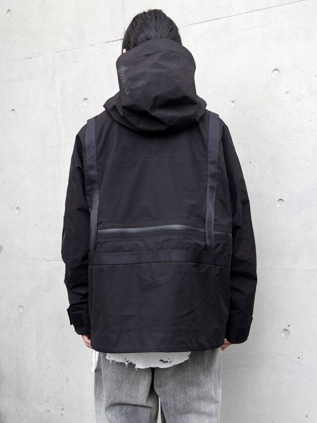 D-VEC × ALMOSTBLACK 