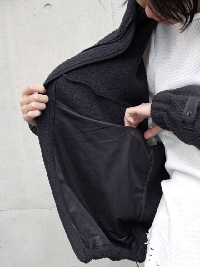 D-VEC × ALMOSTBLACK 