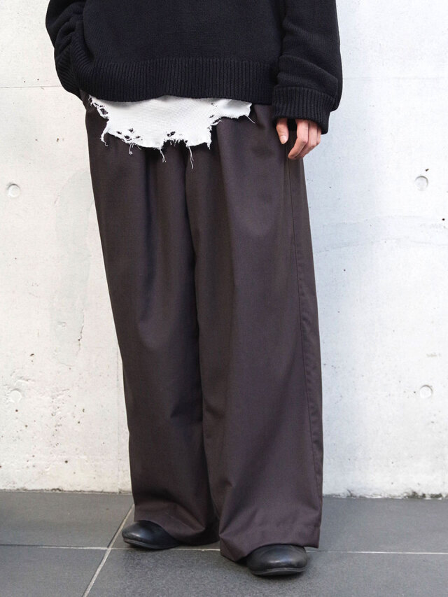 ANCELLM "WOOL CALMSSKIN TUCK EASY SLACKS" - BROWN