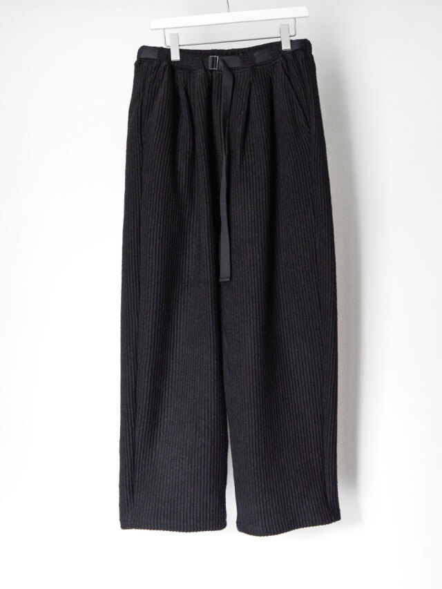 ANCELLM "WOOLCORD BELTLESS SLACKS" - BLACK