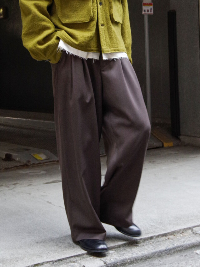 JUHA "2TUCK WIDE EASY PANTS" - BROWN