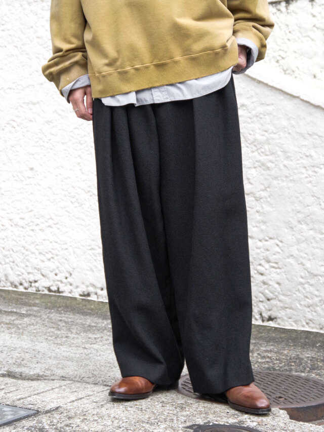 my beautiful landlet "BISHU WOOL TUCK WIDE PANTS" - BLACK