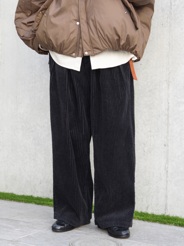 ANCELLM "CORDUROY WIDE SLACKS" - BLACK