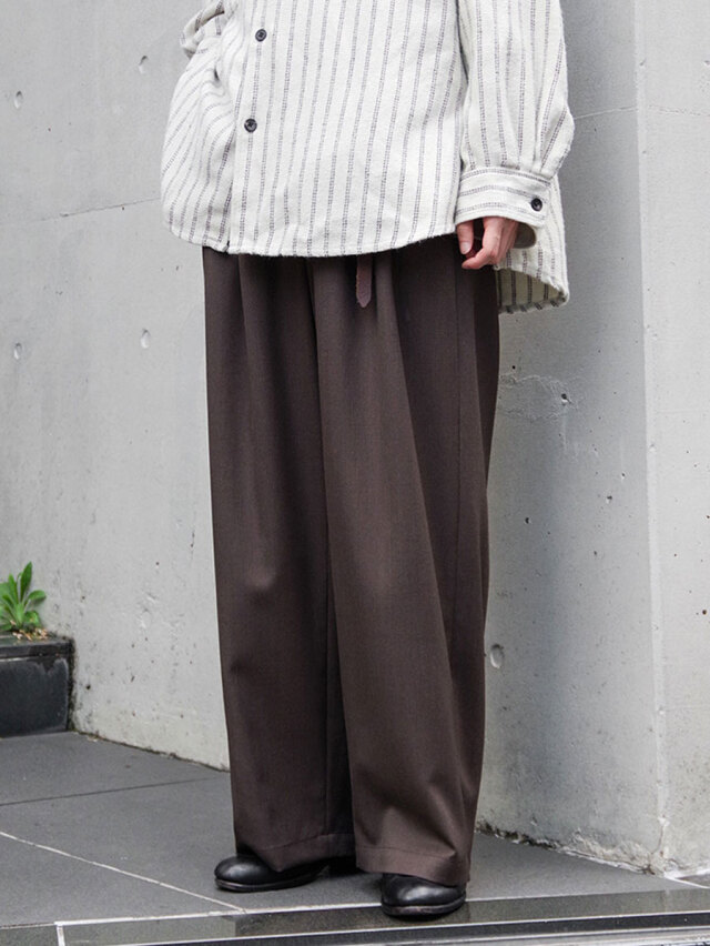 JUHA "2TUCK WIDE EASY PANTS" - BROWN