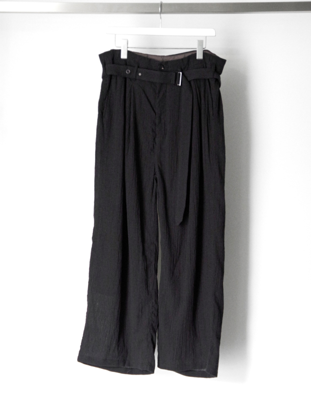 ANCELLM "BELTED CREPE TUCK SLACKS" - BLACK