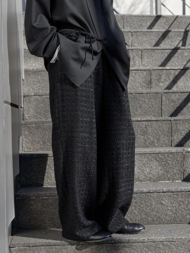 JUHA "2TUCK WIDE SUMMER TWEED PANTS" - BLACK