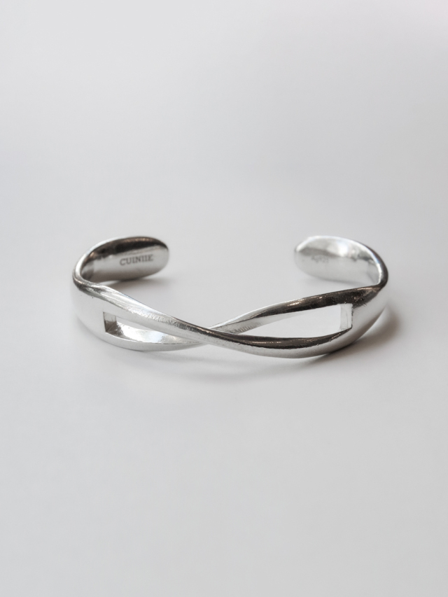 CUINIIE "Slit Twist Bangle" #02