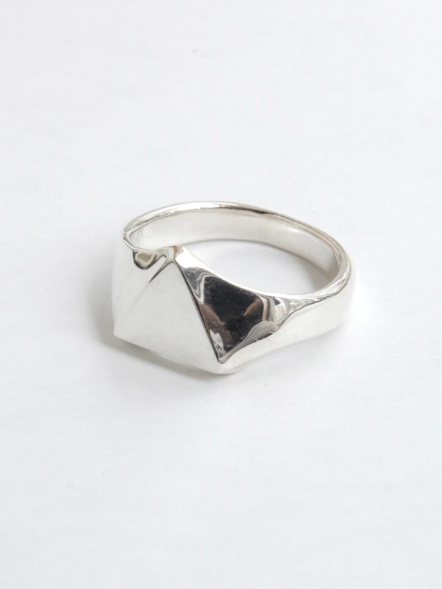 Garden of Eden "TRIANGLE SIGNET RING" #ED-VG18-SR14
