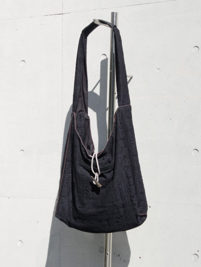 Edwina Horl // "TASCHE ＜DAS ANDERE GESCHLECHT＞ SHOULDER BAG" - BLACK