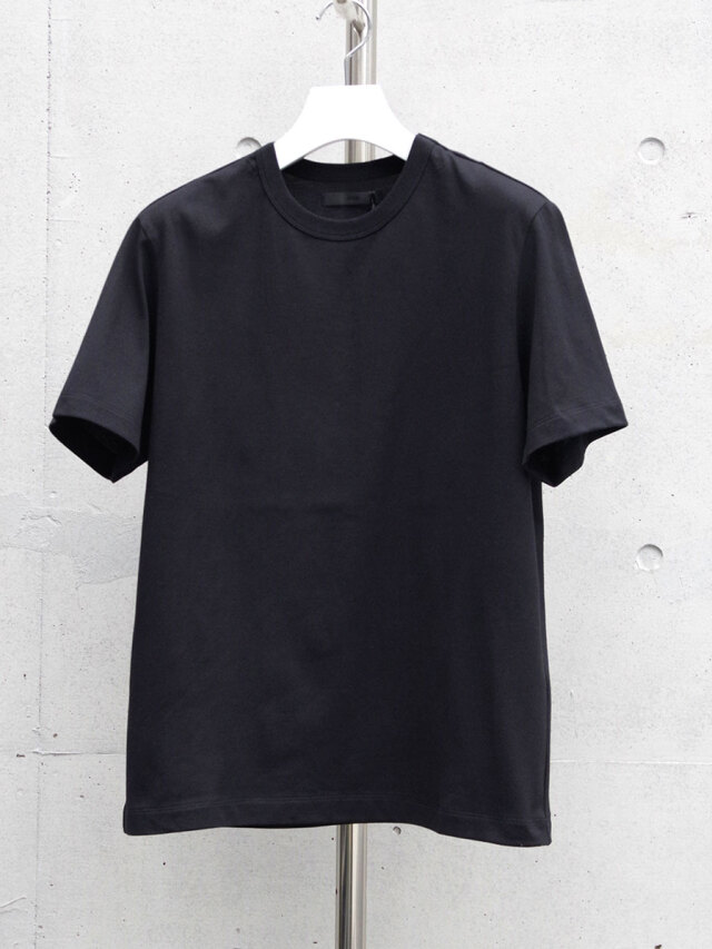 JUHA "BASIC TEE" - BLACK