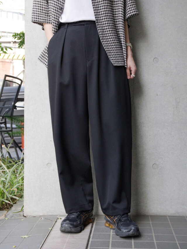 JUHA "BALLOON DRAPE PANTS" - BLACK