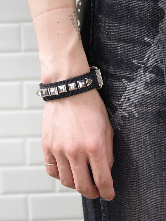MASU "STUDS DENIM NARROW BRACELET"