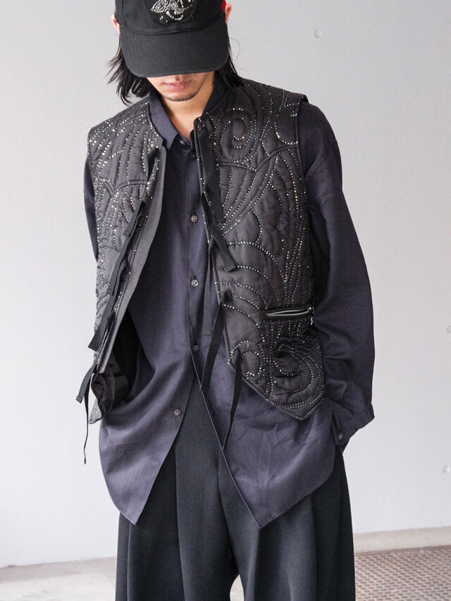 MASU "SPRKLING PLANET PADDED VEST" - BLACK