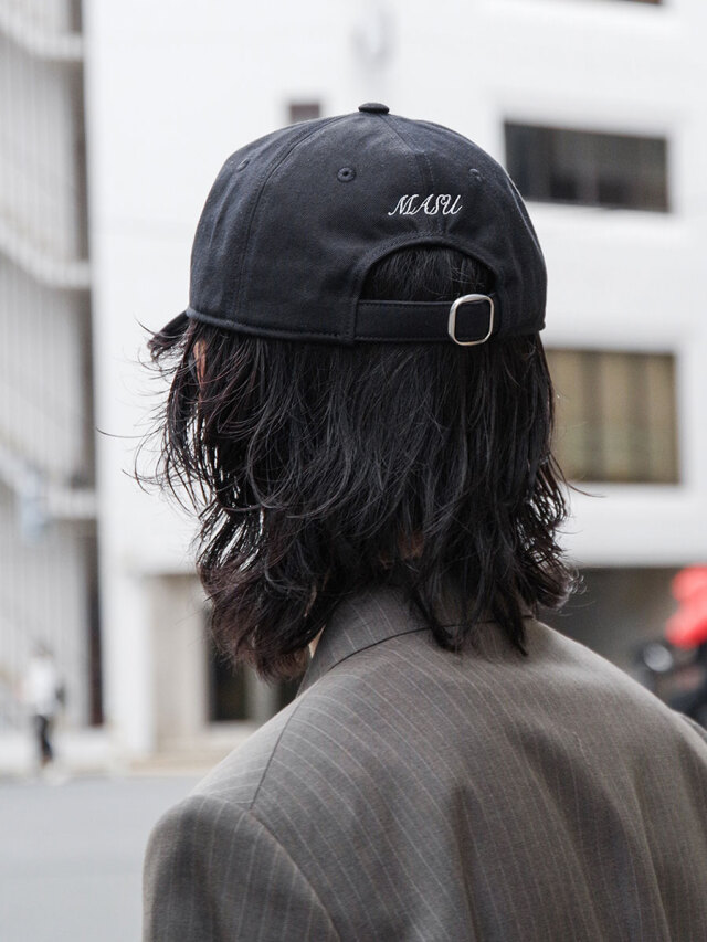 【新品】MASU MB EMBROIDERY CAP BLACK MASU エムエーエスユー SS26 MB EMBROIDERY CAP / BLK - NUBIAN ヌビアン