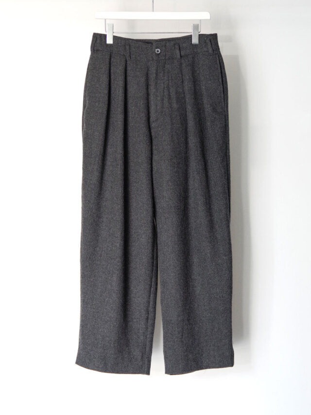 my beautiful landlet "BISHU WOOL TUCK WIDE PANTS" - CHARCOAL