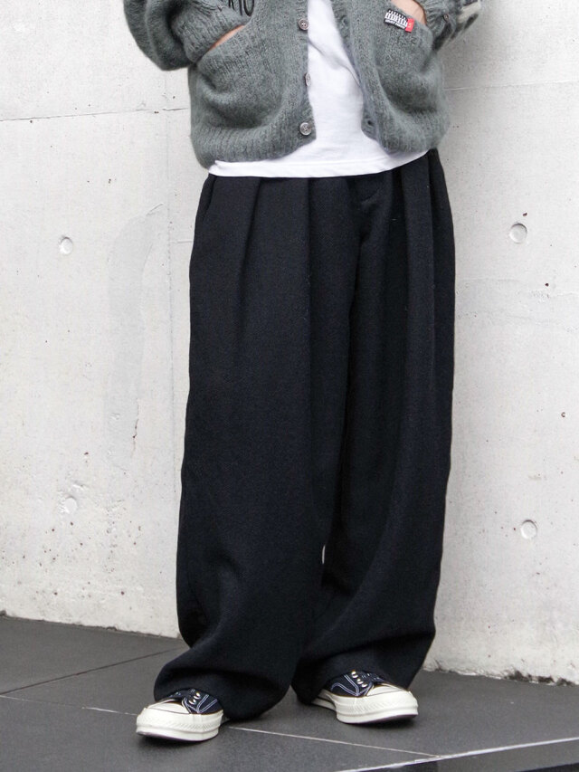 my beautiful landlet "BISHU WOOL TUCK WIDE PANTS" - BLACK